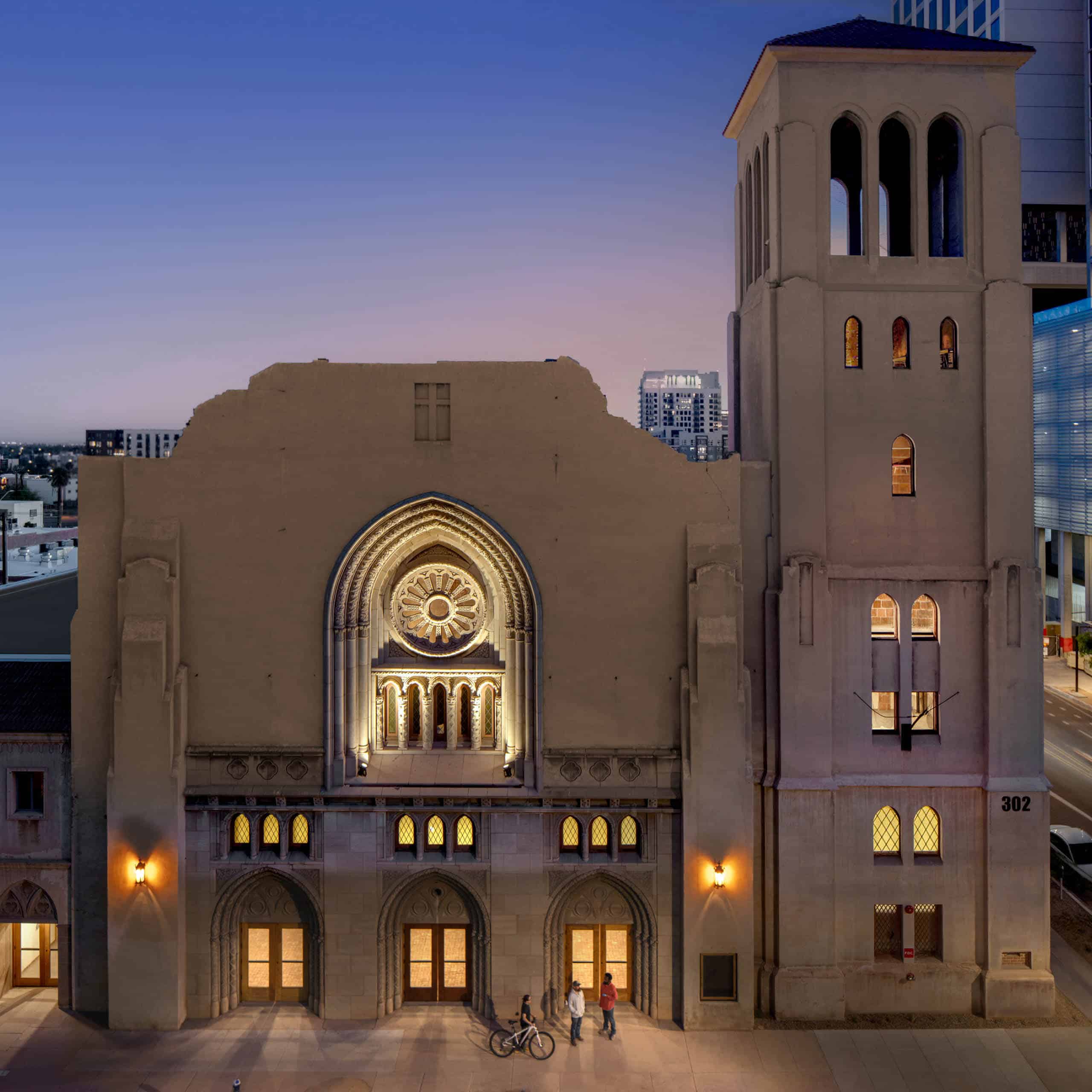 Monroe Street Abbey Juxtaposes Downtown Phoenix (Photo T24_7321)