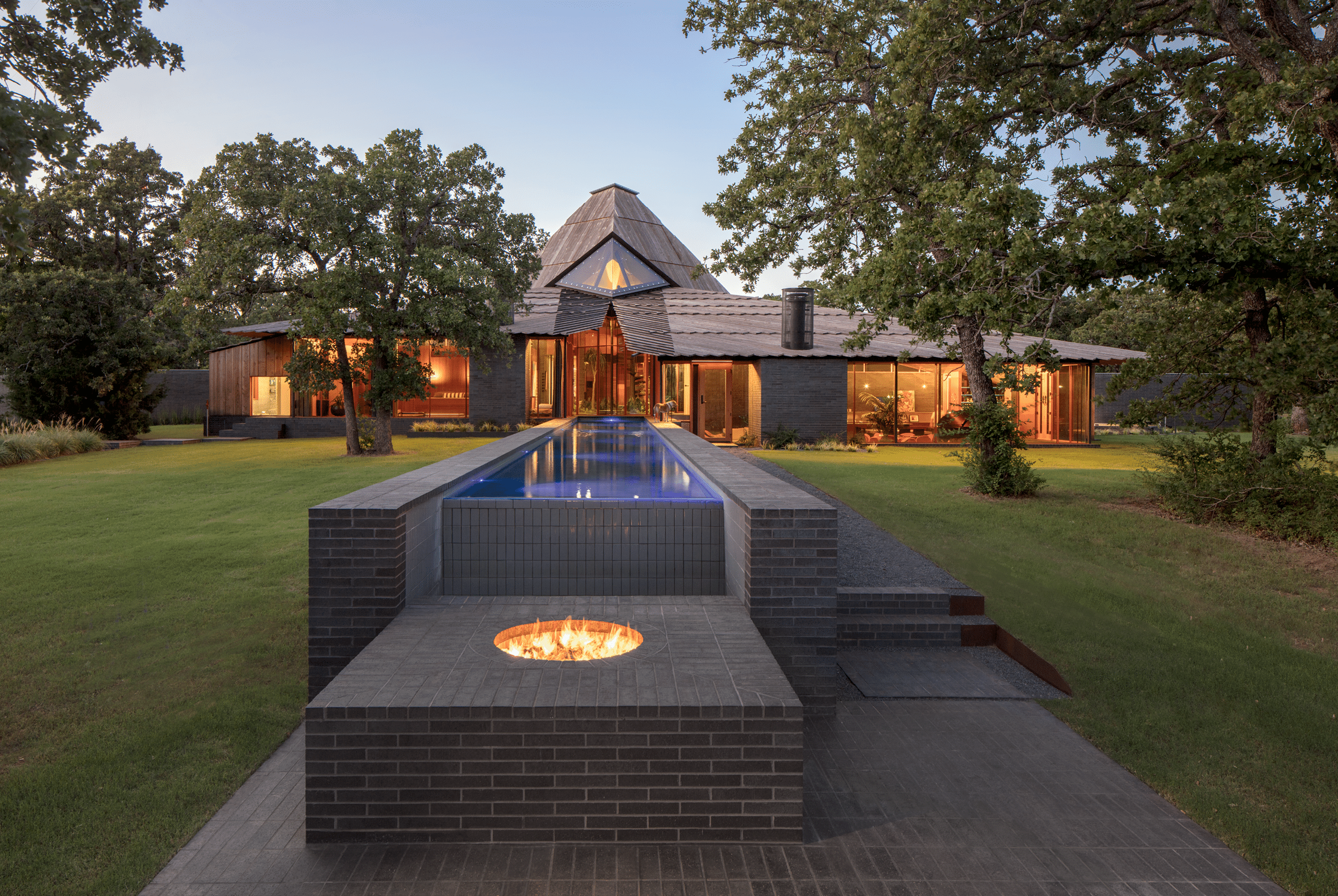 ARA – Prairie Raptor Exterior by Eddie Jones ARA - Prairie Raptor Exterior by Eddie Jones